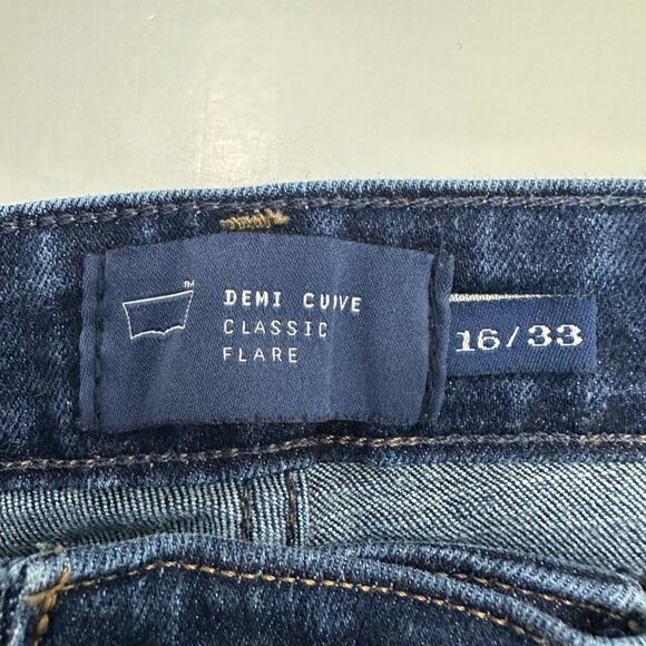 Levi's Demi Curve Classic Flare Women's size 16 Dark Wash Blue Denim Jeans - Picture 3 of 5